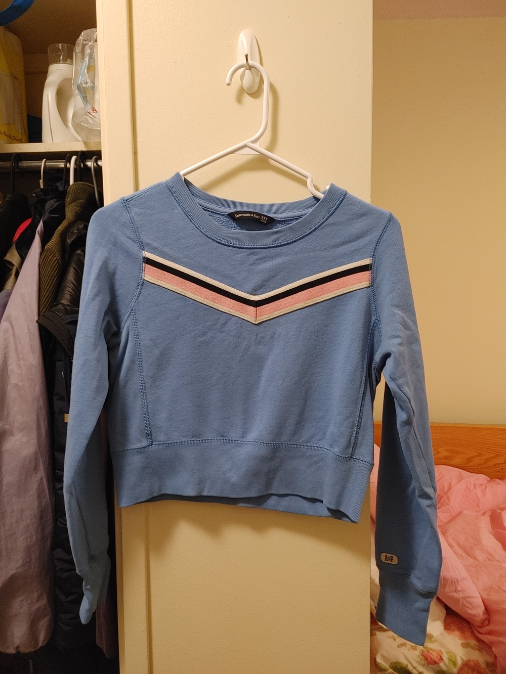 Light Blue Chevron Stripe Cropped Sweatshirt